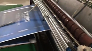 ماكينة تصفيح الكرتون المضلع نصف أوتوماتيكية (مع رافعة)