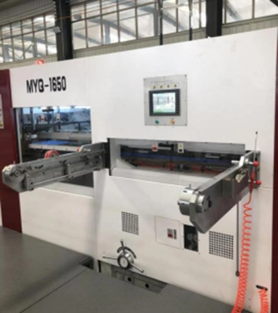 وحدة القطع بالقوالب