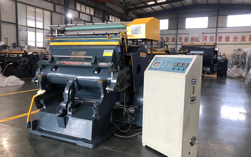 ماكينة تكسير الكرتون (دبابة تكسير)