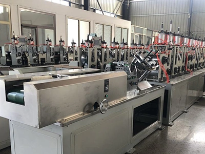 ماكينة تصنيع زوايا حماية الكرتون (الكورنر)