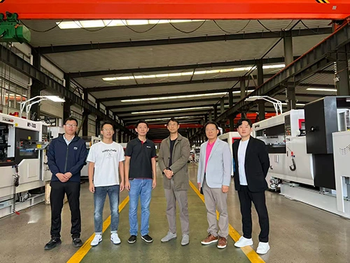 معدات إنتاج كرتون لعميل من كوريا الجنوبية